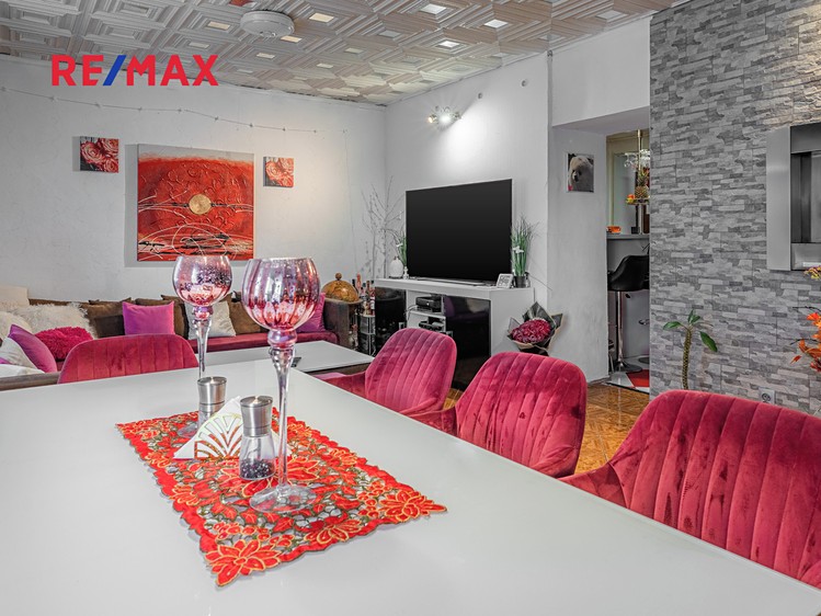 Prodej rodinného domu 195 m², pozemek 266 m² - foto 7