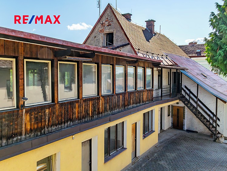 Prodej rodinného domu 500 m², pozemek 487 m² - foto 5