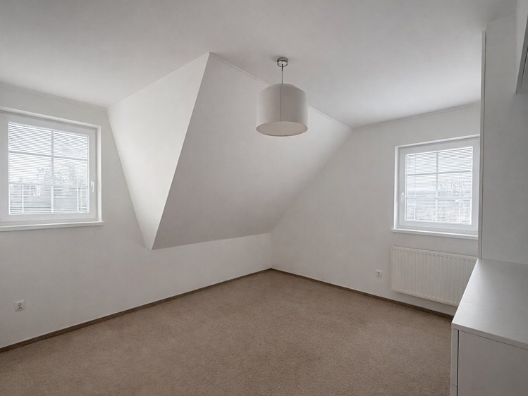 Pronájem rodinného domu 116 m², pozemek 948 m² - foto 5
