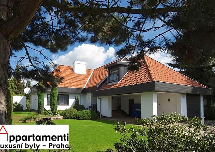 Pronájem rodinného domu 417 m², pozemek 999 m² - foto 1
