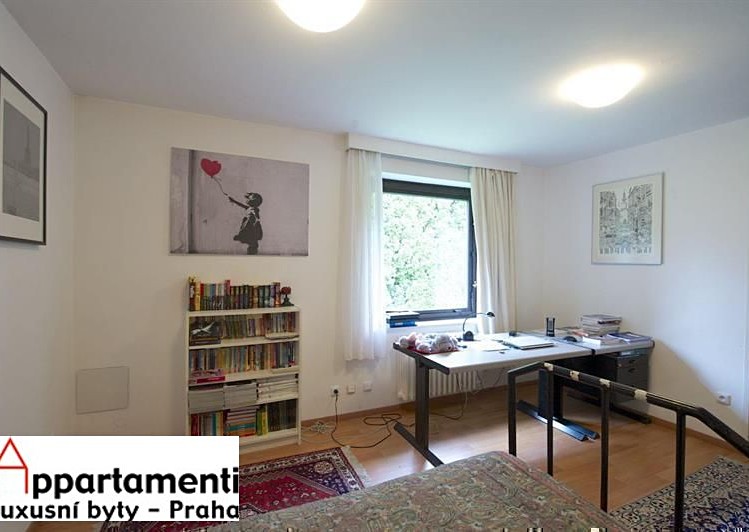 Pronájem rodinného domu 417 m², pozemek 999 m² - foto 7