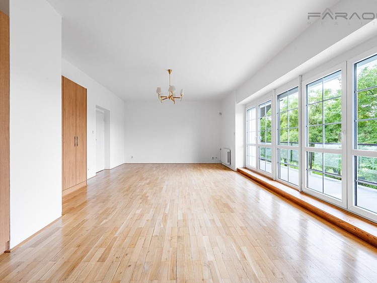 Pronájem rodinného domu 350 m², pozemek 950 m² - foto 6