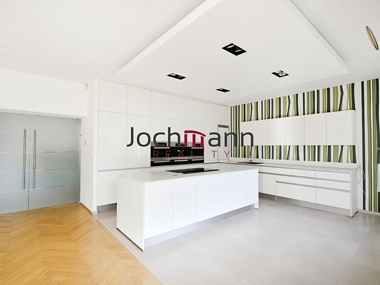 Pronájem vily 300 m², pozemek 719 m² - foto 2