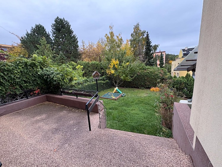 Pronájem  rodinného domu 260 m², pozemek 175 m² - foto 3