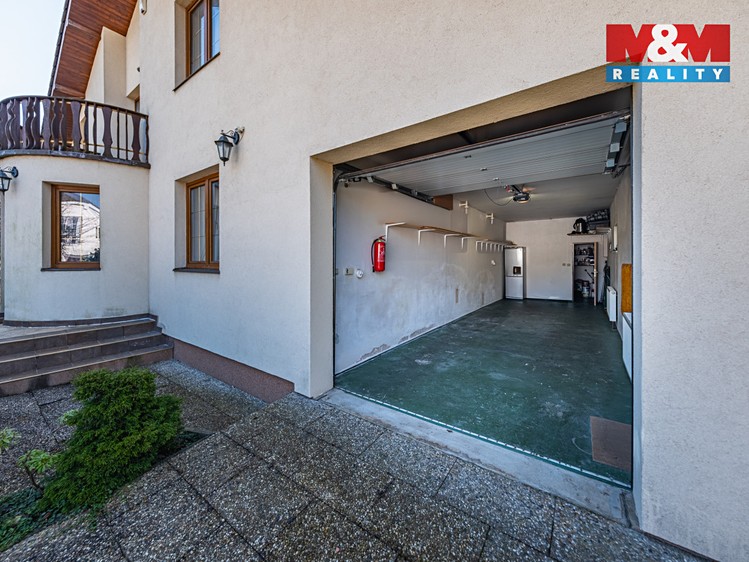 Pronájem rodinného domu 220 m², pozemek 850 m² - foto 2