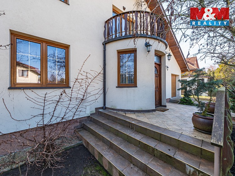 Pronájem rodinného domu 220 m², pozemek 850 m² - foto 3