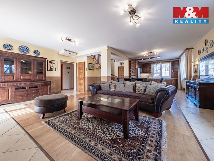 Pronájem rodinného domu 220 m², pozemek 850 m² - foto 4