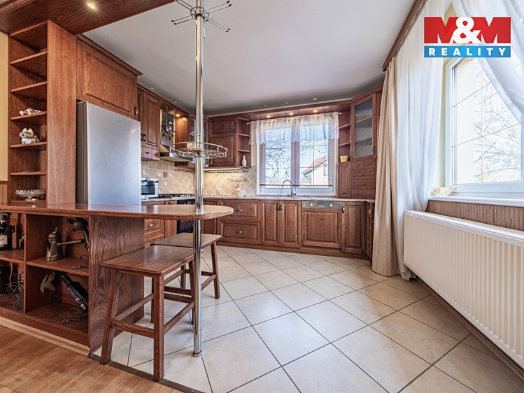 Pronájem rodinného domu 220 m², pozemek 850 m² - foto 8