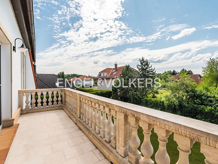 Pronájem vily 610 m², pozemek 747 m² - foto 3