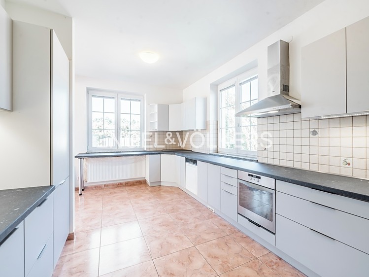 Pronájem vily 610 m², pozemek 747 m² - foto 5