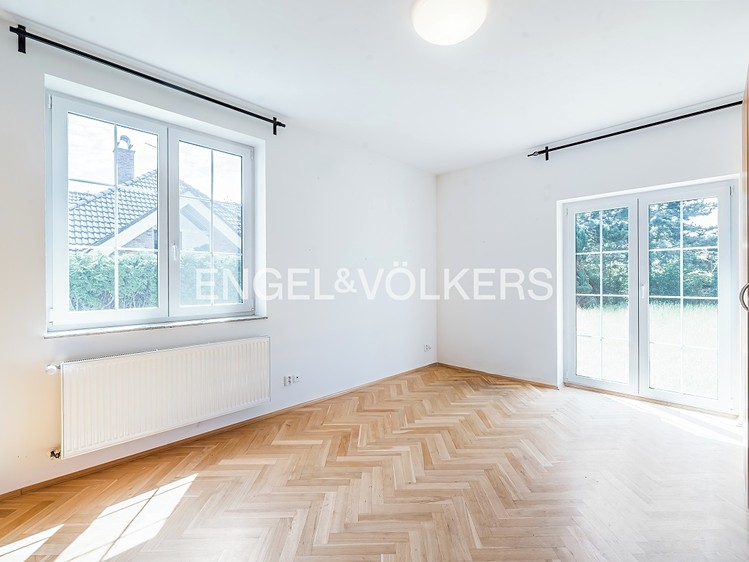Pronájem vily 610 m², pozemek 747 m² - foto 8