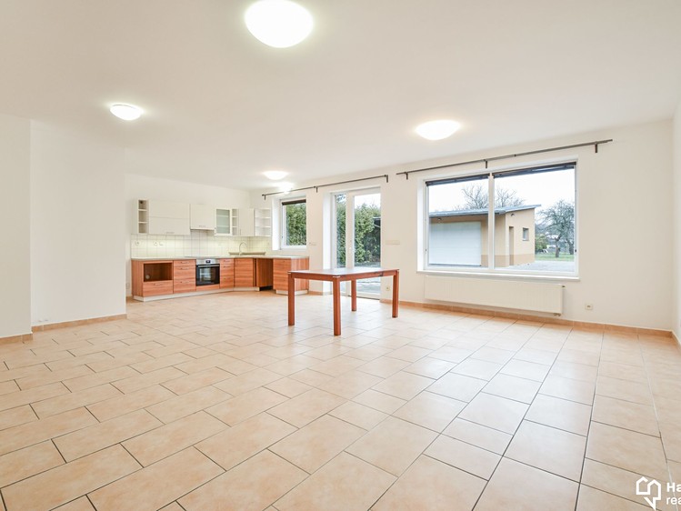 Pronájem rodinného domu 150 m², pozemek 1 077 m² - foto 2