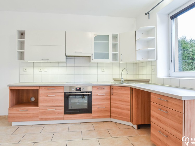 Pronájem rodinného domu 150 m², pozemek 1 077 m² - foto 3