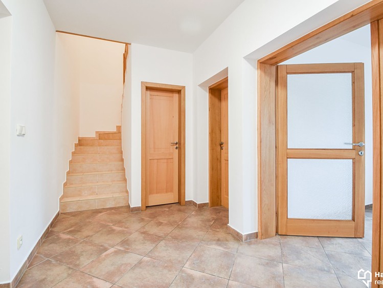 Pronájem rodinného domu 150 m², pozemek 1 077 m² - foto 5