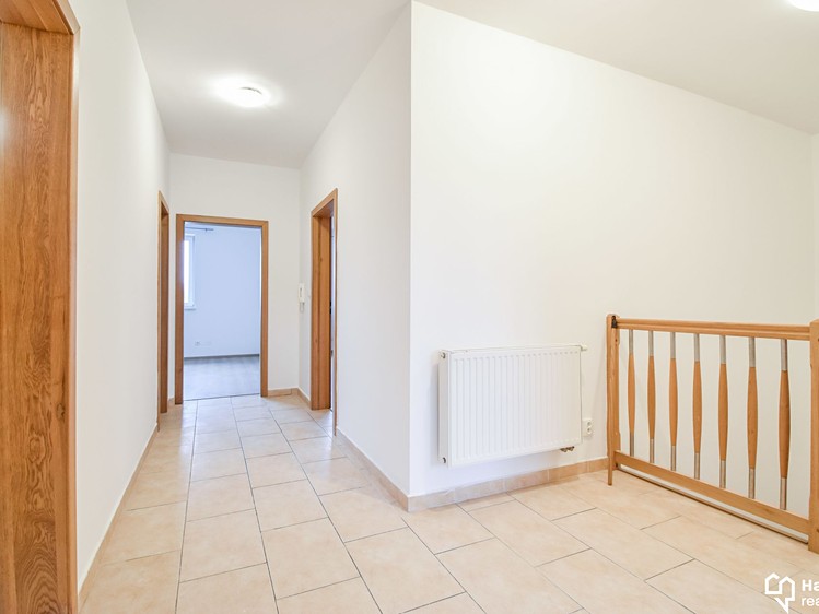 Pronájem rodinného domu 150 m², pozemek 1 077 m² - foto 8