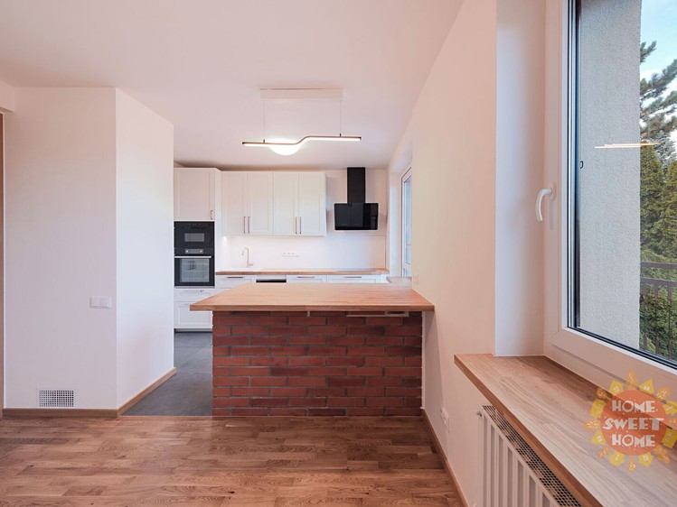 Pronájem rodinného domu 265 m², pozemek 191 m² - foto 2