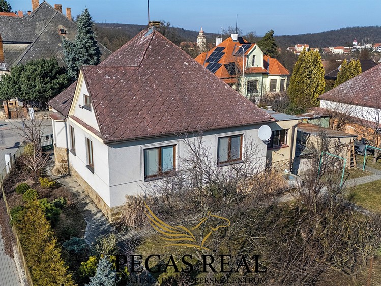 Pronájem rodinného domu 85 m², pozemek 634 m² - foto 1