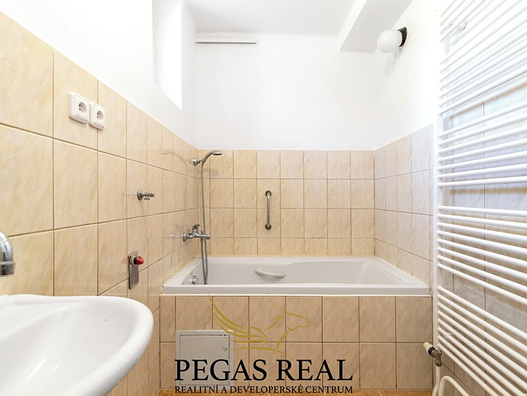 Pronájem rodinného domu 85 m², pozemek 634 m² - foto 5
