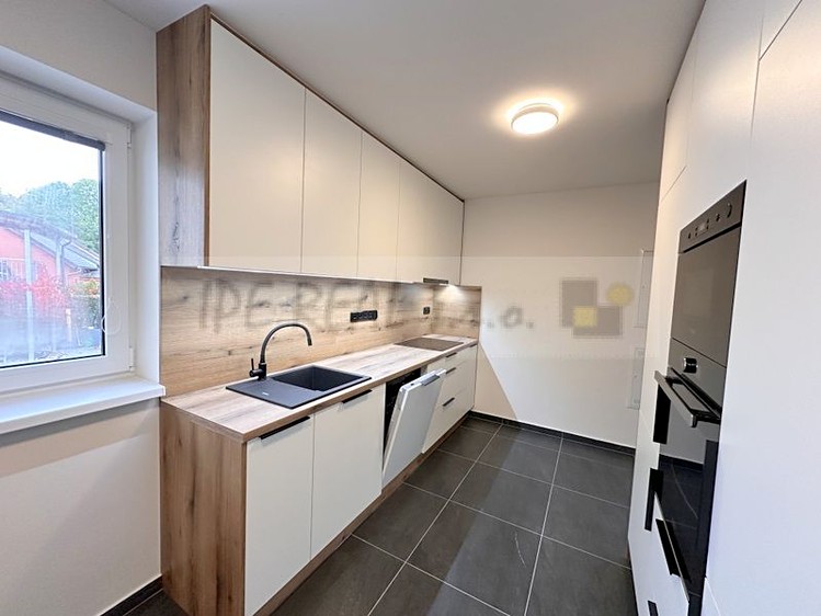 Pronájem rodinného domu 85 m², pozemek 163 m² - foto 6