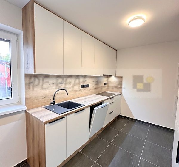 Pronájem rodinného domu 85 m², pozemek 163 m² - foto 7