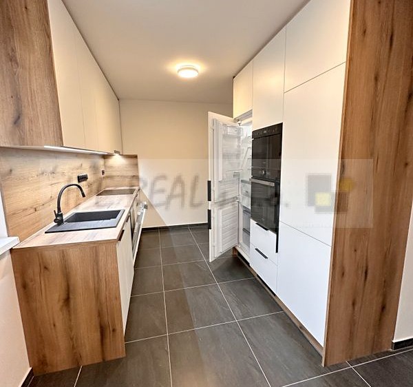 Pronájem rodinného domu 85 m², pozemek 163 m² - foto 8