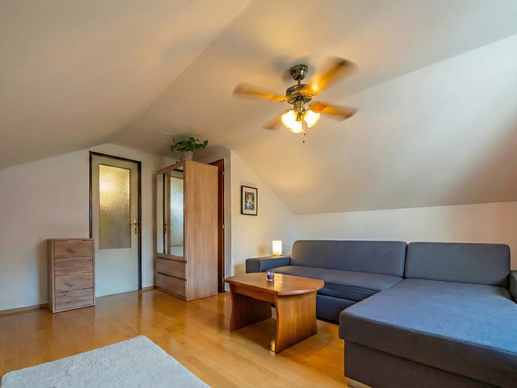 Pronájem rodinného domu 170 m², pozemek 347 m² - foto 4