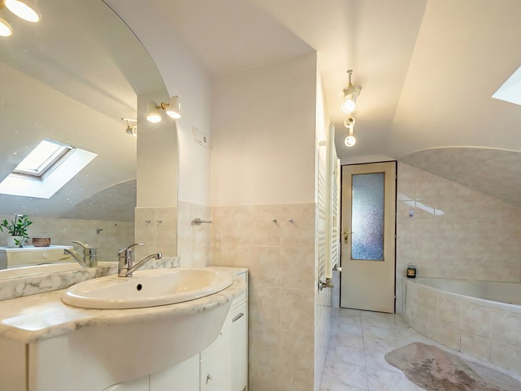 Pronájem rodinného domu 170 m², pozemek 347 m² - foto 5