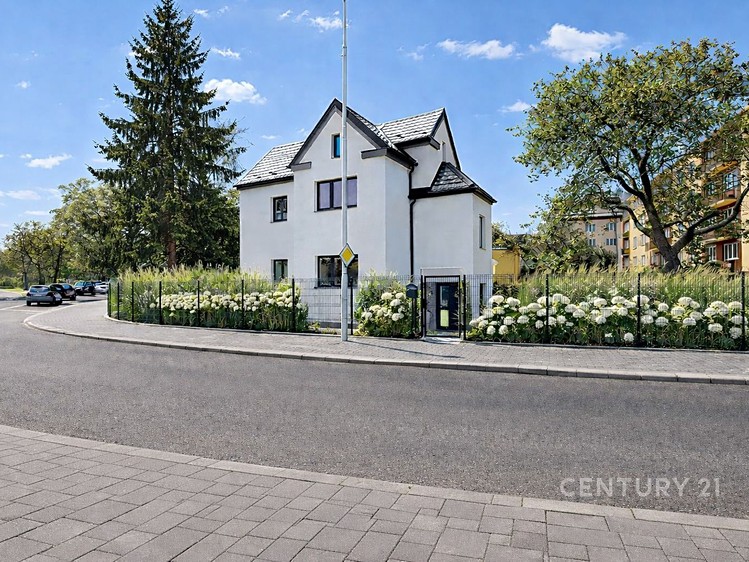 Pronájem rodinného domu 83 m², pozemek 561 m² - foto 1
