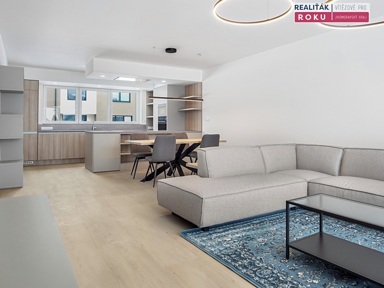 Pronájem rodinného domu 156 m², pozemek 398 m² - foto 1