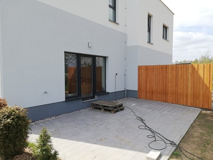 Pronájem rodinného domu 160 m², pozemek 670 m² - foto 2