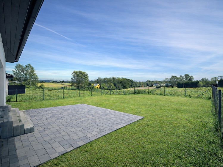 Pronájem rodinného domu 110 m², pozemek 616 m² - foto 1