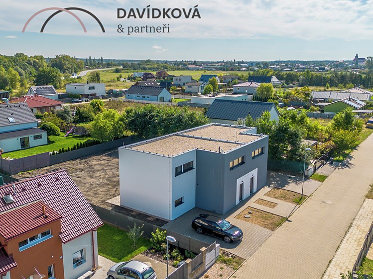 Pronájem rodinného domu 137 m², pozemek 473 m² - foto 2
