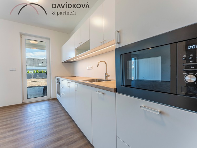 Pronájem rodinného domu 137 m², pozemek 473 m² - foto 3