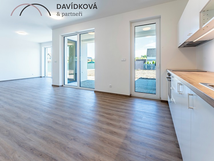 Pronájem rodinného domu 137 m², pozemek 473 m² - foto 4
