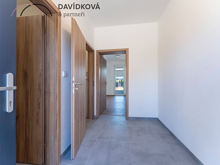 Pronájem rodinného domu 137 m², pozemek 473 m² - foto 5