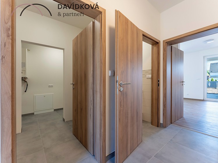 Pronájem rodinného domu 137 m², pozemek 473 m² - foto 6