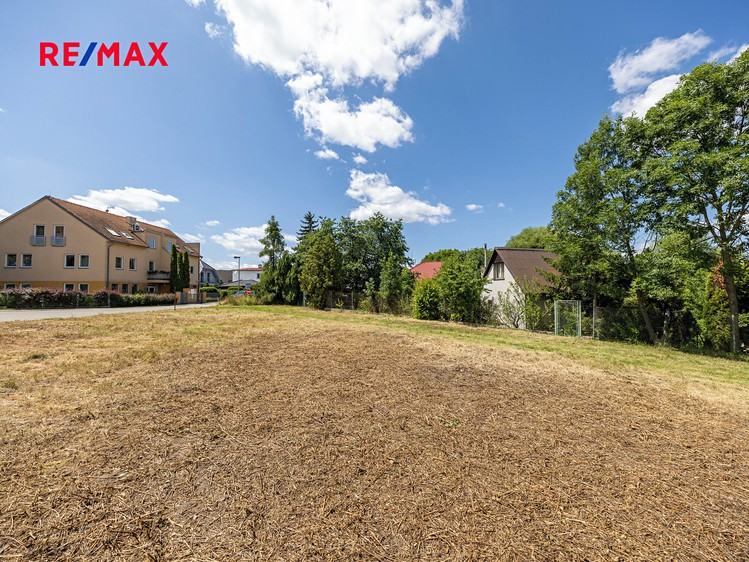 Prodej stavebního pozemku 695 m² - foto 3