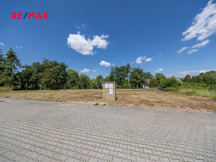 Prodej stavebního pozemku 695 m² - foto 6