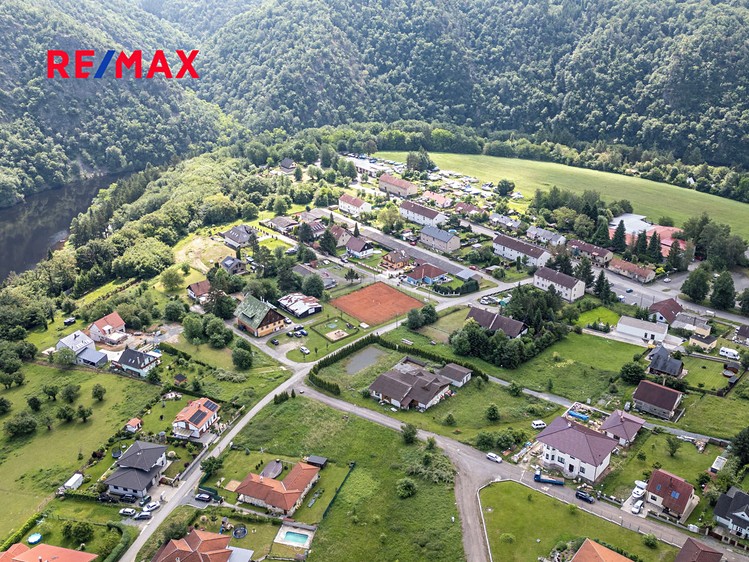 Prodej stavebního pozemku 997 m² - foto 4