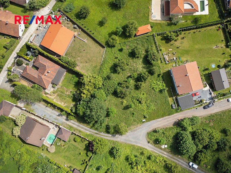 Prodej stavebního pozemku 997 m² - foto 5