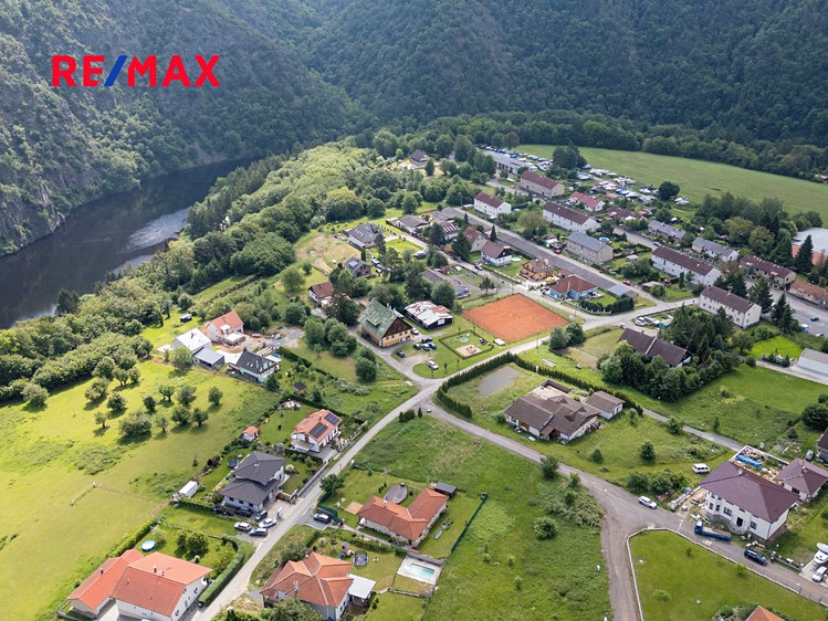 Prodej stavebního pozemku 997 m² - foto 6