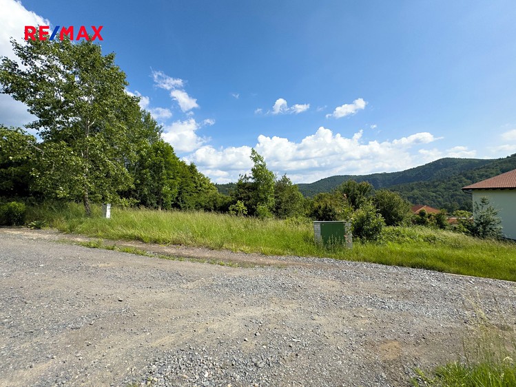 Prodej stavebního pozemku 997 m² - foto 8