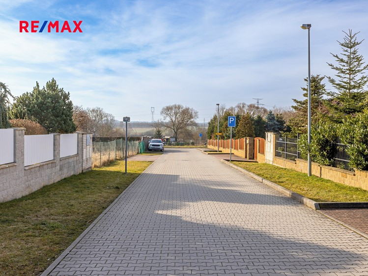 Prodej stavebního pozemku 630 m² - foto 5