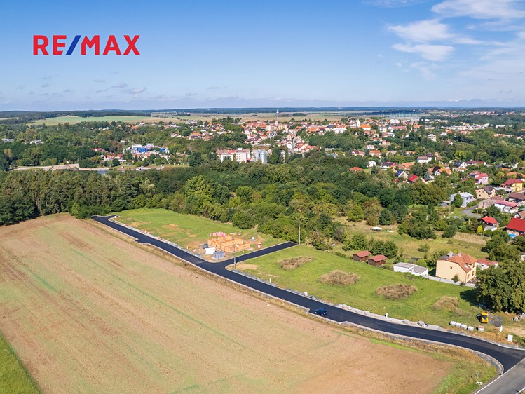 Prodej stavebního pozemku 911 m² - foto 4