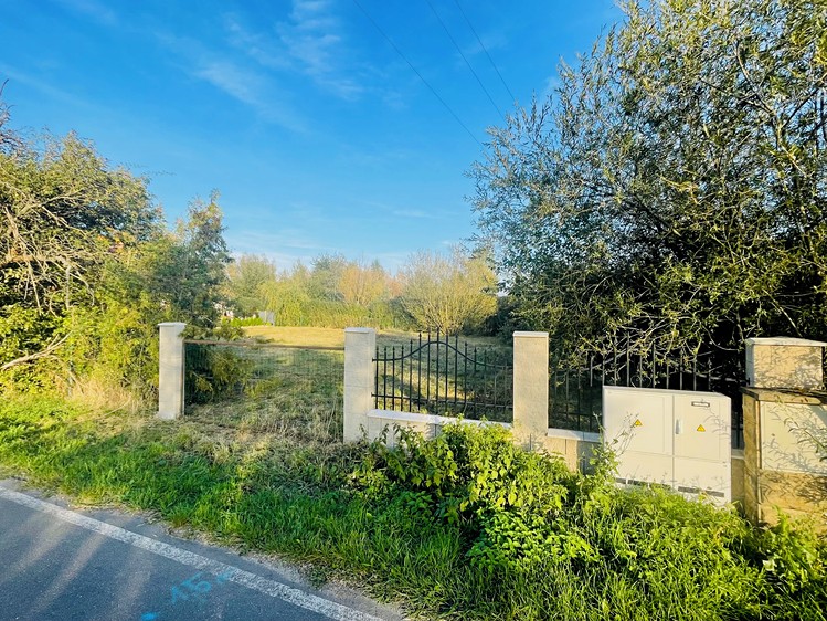 Prodej stavebního pozemku 753 m² - foto 1