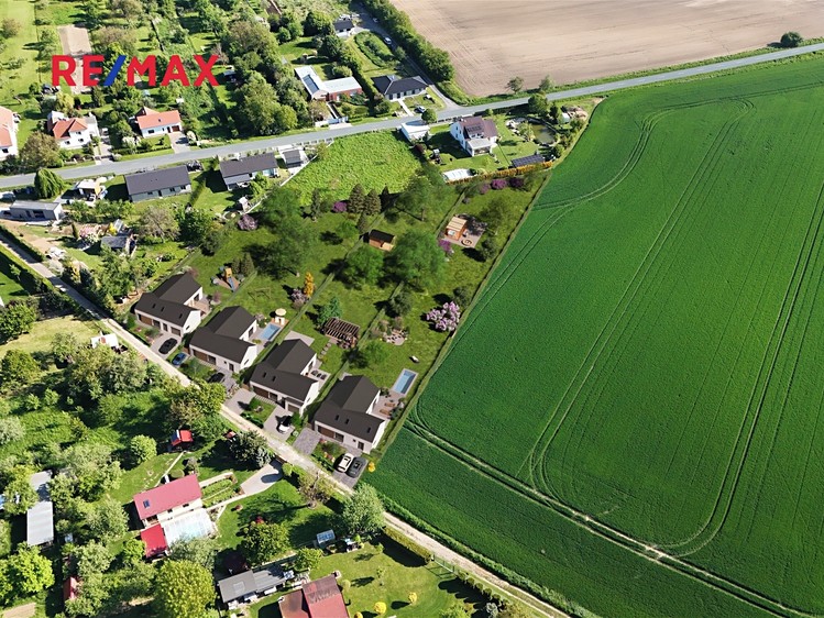 Prodej stavebního pozemku 2 100 m² - foto 6