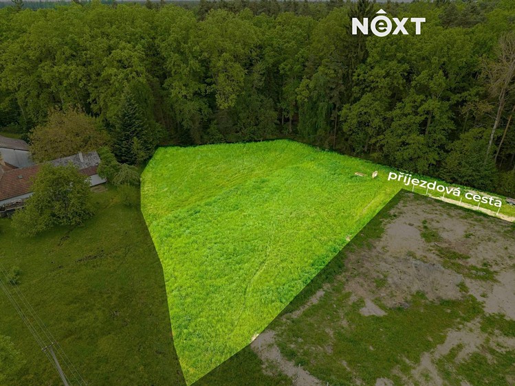 Prodej stavebního pozemku 2 729 m² - foto 1