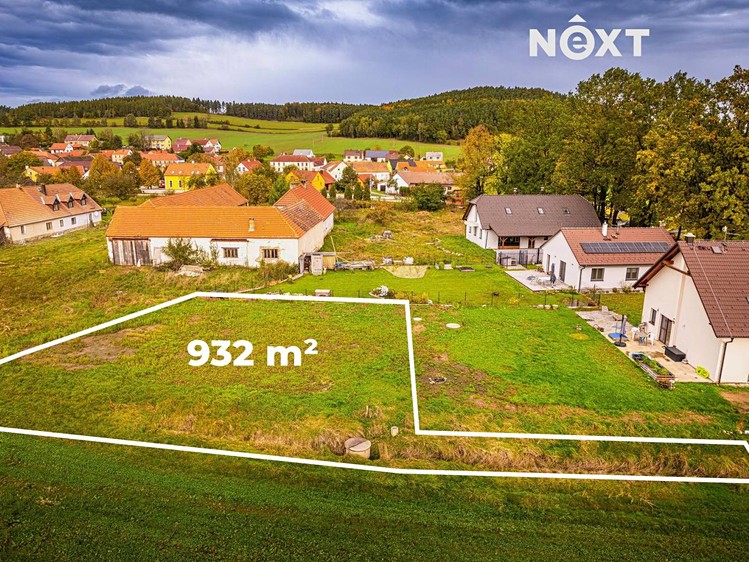 Prodej stavebního pozemku 932 m² - foto 1