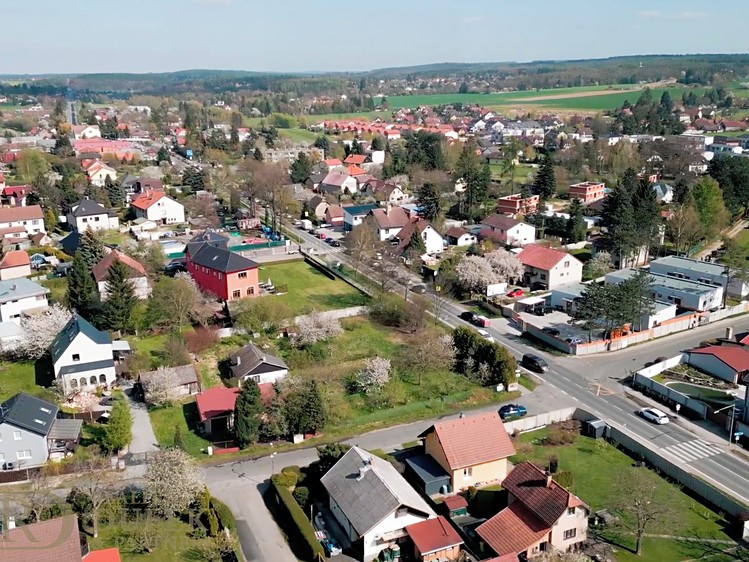 Prodej stavebního pozemku 1 357 m² - foto 2