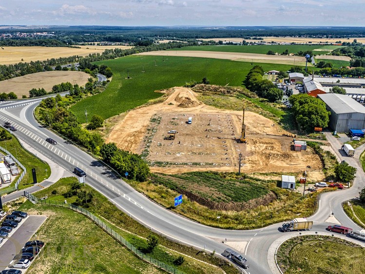 Prodej komerčního pozemku 27 803 m² - foto 5